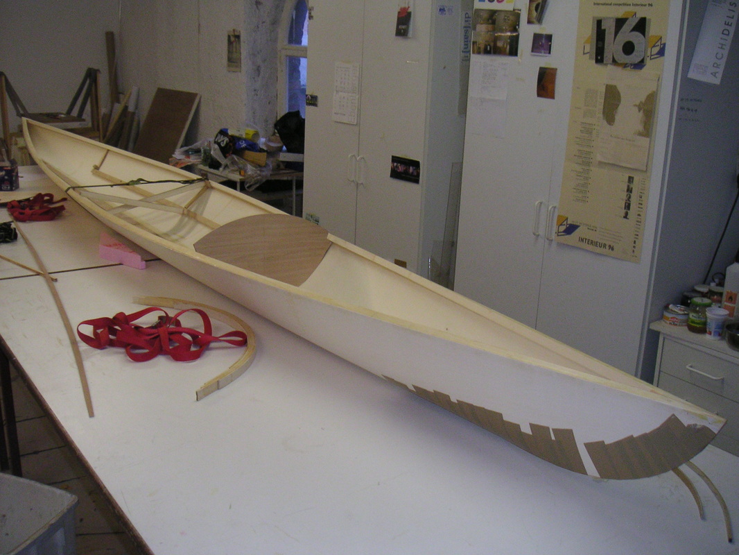 ... finished yet: http://flo-mo.weebly.com/compounded-plywood-kayak.html